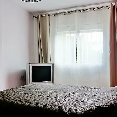 Lägenhet Two Bedroom In Torviscas